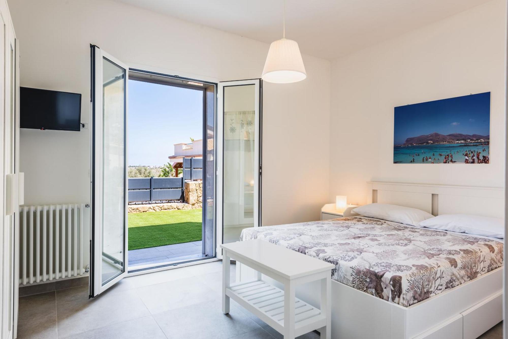 Etna Mare Apartments By Wonderful Italy Аугуста Экстерьер фото