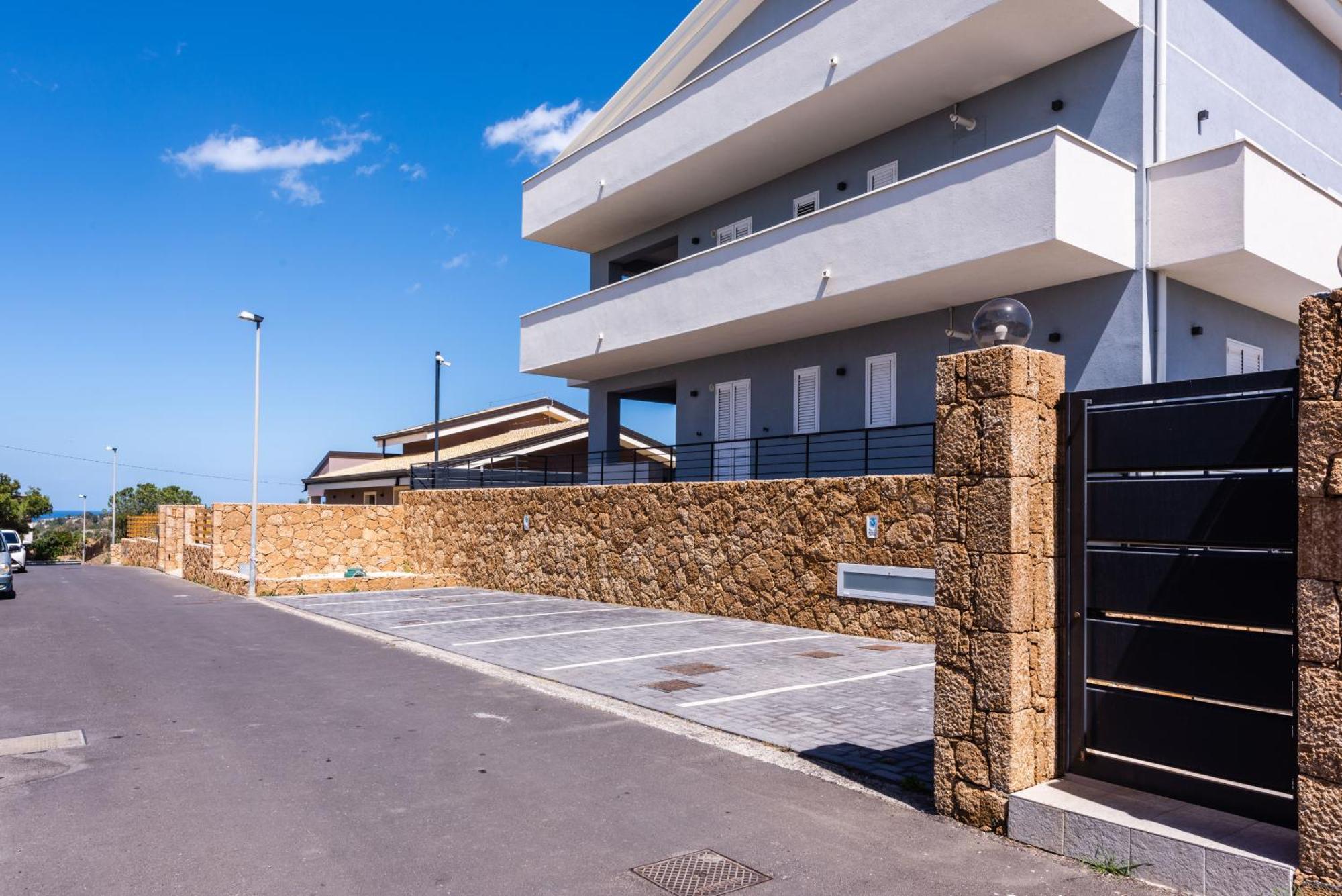 Etna Mare Apartments By Wonderful Italy Аугуста Экстерьер фото